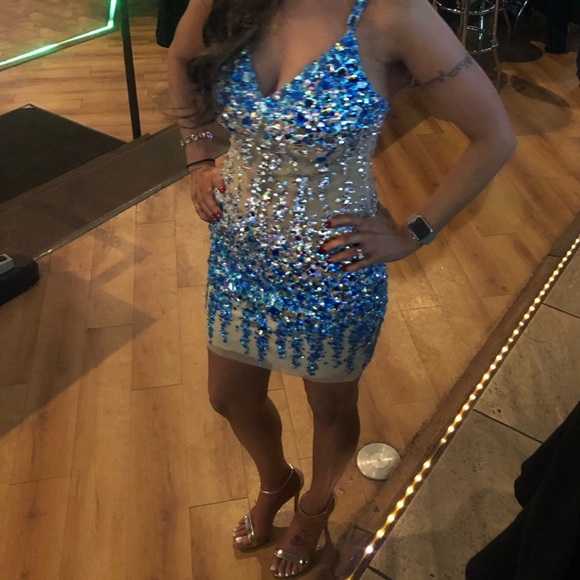 Faviana Dresses & Skirts - Faviana formal dress size 4 blue rhinestones